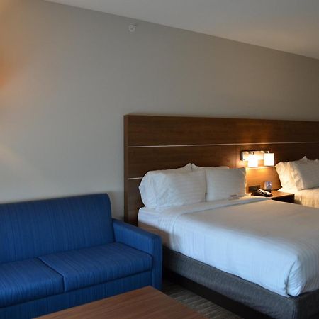 Holiday Inn Express & Suites - Charlotte Ne - University Area By Ihg Exterior photo