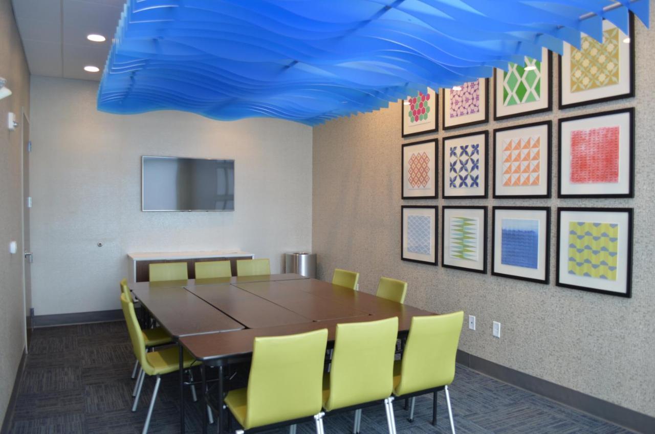 Holiday Inn Express & Suites - Charlotte Ne - University Area By Ihg Exterior photo