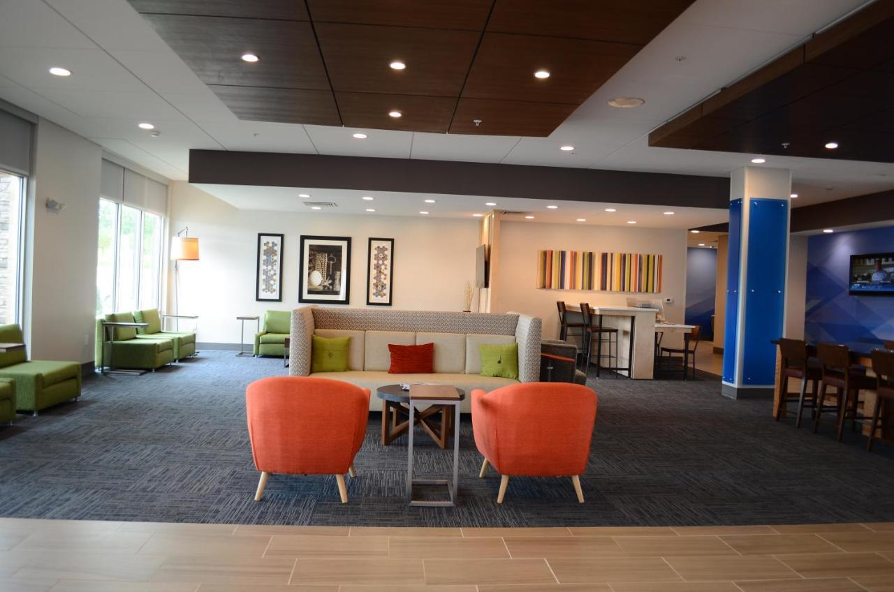 Holiday Inn Express & Suites - Charlotte Ne - University Area By Ihg Exterior photo