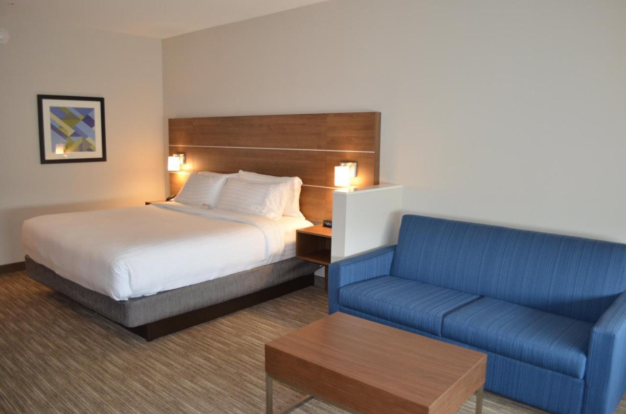Holiday Inn Express & Suites - Charlotte Ne - University Area By Ihg Exterior photo