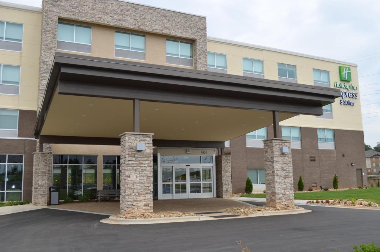 Holiday Inn Express & Suites - Charlotte Ne - University Area By Ihg Exterior photo